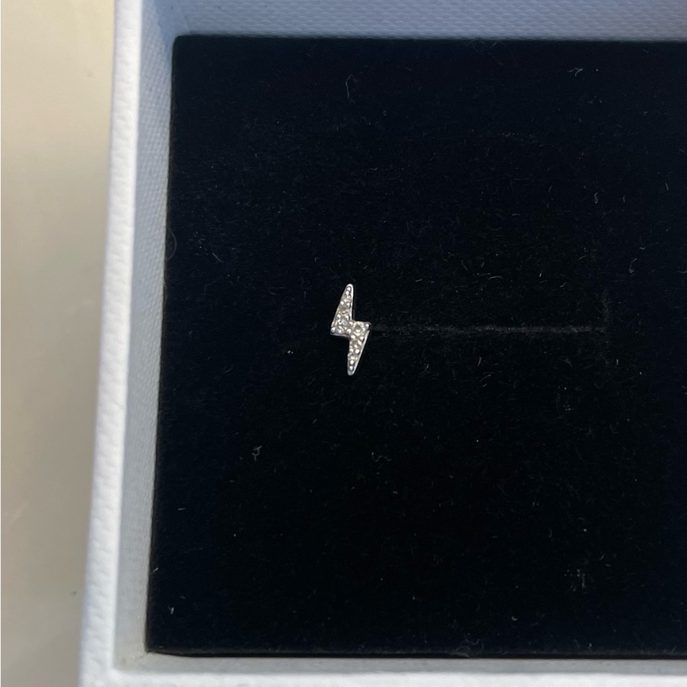 Mejuri Piercing Studio - Pavé Diamond Lightning Bolt White Gold Flat Back Stud
